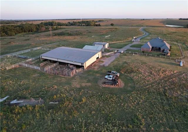 Photo 4 of Single family home for sale at 54087 US Hwy 60, Burbank, OK 74633 | MLS# 2642500 | Listing updated on 2026-09-17