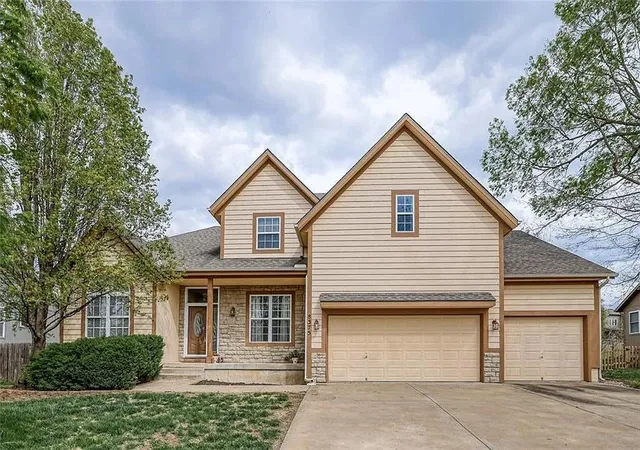 Photo 1 of Single family home for sale at 8375 Timber Trails Dr, De Soto, KS 66018 | MLS# 2642503 | Listing updated on 2026-10-13