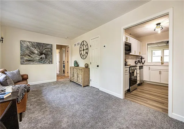 Photo 3 of Single family home for sale at 610 Sw Browning Ave, Lees Summit, MO 64063 | MLS# 2642512 | Listing updated on 2026-09-17
