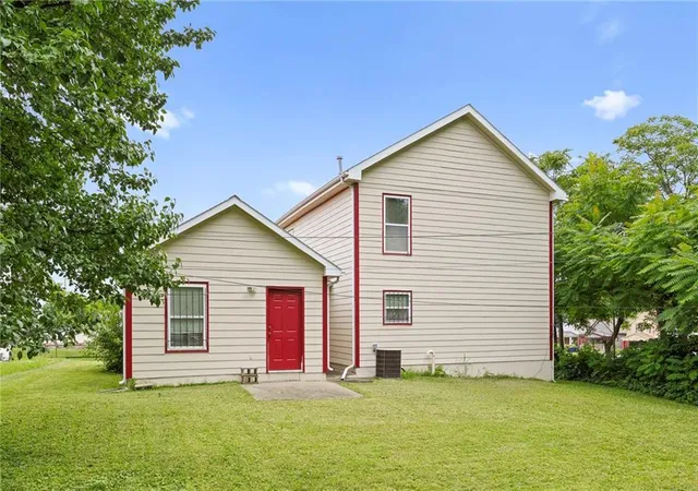 Photo 22 of Single family home for sale at 2005 E 34th Street, Kansas City, MO 64109 | MLS# 2642517 | Listing updated on 2026-09-18