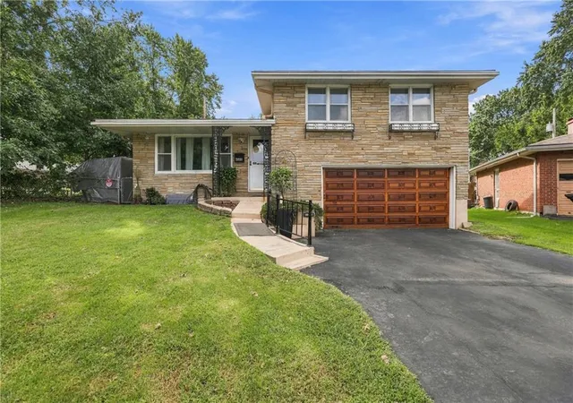 Photo 1 of Single family home for sale at 10407 E 30th Terrace, Independence, MO 64052 | MLS# 2642519 | Listing updated on 2026-09-20