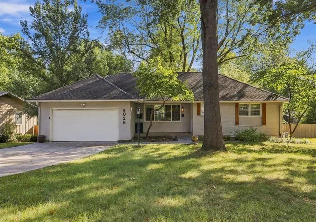 Photo 1 of Sale Pending at 8025 Dearborn Dr, Prairie Village, KS 66208 | MLS# 2642520 | Listing updated on 2026-09-27
