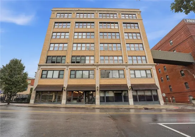Photo 2 of Condo for sale at 1535 Walnut St #304, Kansas City, MO 64108 | MLS# 2642525 | Listing updated on 2026-10-03