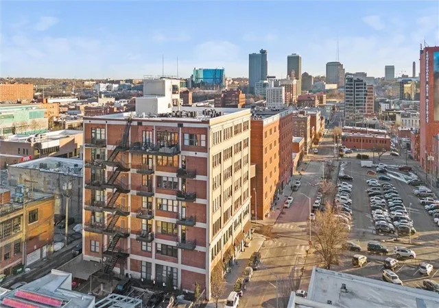 Photo 2 of Condo for sale at 1535 Walnut St #304, Kansas City, MO 64108 | MLS# 2642525 | Listing updated on 2026-09-18