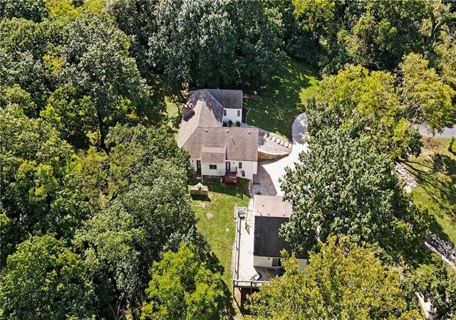 Photo 3 of Single family home for sale at 4813 Nw Northwood Rd, Riverside, MO 64150 | MLS# 2642527 | Listing updated on 2026-10-06