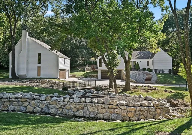 Photo 1 of Single family home for sale at 4813 Nw Northwood Rd, Riverside, MO 64150 | MLS# 2642527 | Listing updated on 2026-10-06