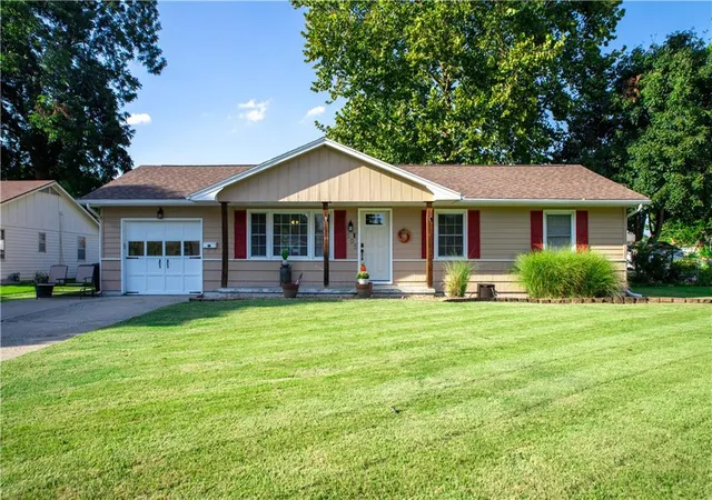 Photo 1 of Single family home for sale at 505 South Dr, Marshall, MO 65340 | MLS# 2642530 | Listing updated on 2026-09-18