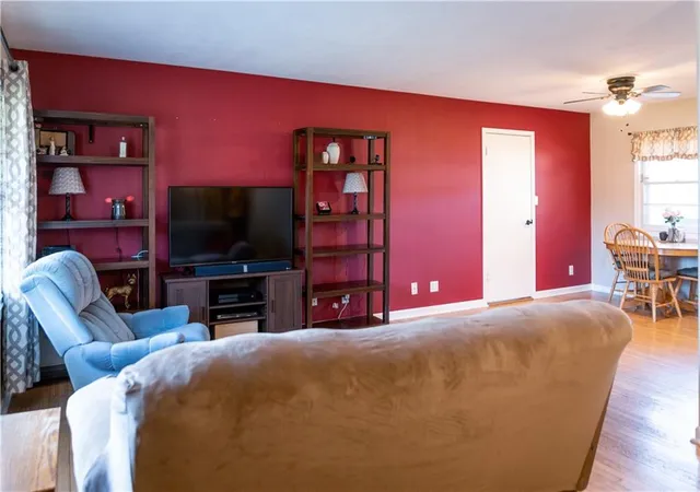 Photo 4 of Single family home for sale at 505 South Dr, Marshall, MO 65340 | MLS# 2642530 | Listing updated on 2026-09-18