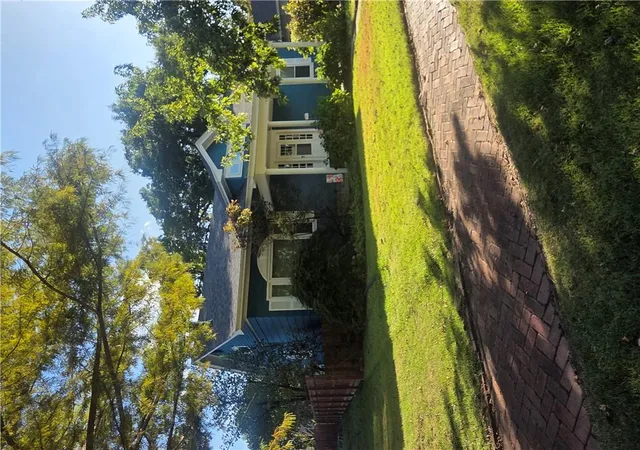 Photo 3 of Sale Pending at 417 W Washington St, Pittsburg, KS 66762 | MLS# 2642537 | Listing updated on 2026-09-23