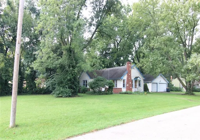 Photo 3 of Single family home for sale at 7700 Blue Ridge Blvd, Raytown, MO 64138 | MLS# 2642538 | Listing updated on 2026-09-18