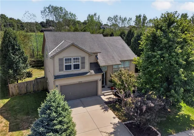 Photo 2 of Single family home for sale at 1433 Glen Dr, Louisburg, KS 66053 | MLS# 2642540 | Listing updated on 2026-09-28