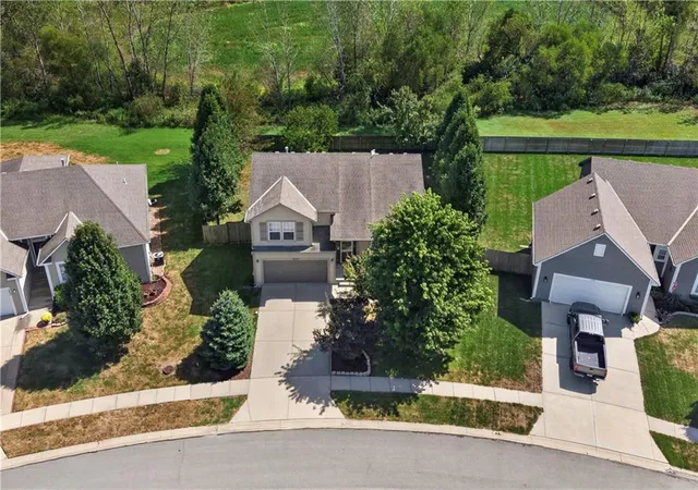 Photo 3 of Single family home for sale at 1433 Glen Dr, Louisburg, KS 66053 | MLS# 2642540 | Listing updated on 2026-09-28