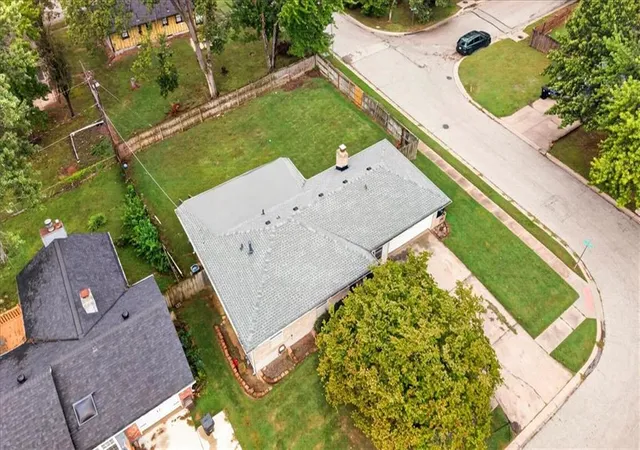 Photo 2 of Single family home for sale at 3800 S Drumm Ave, Independence, MO 64055 | MLS# 2642541 | Listing updated on 2026-09-23