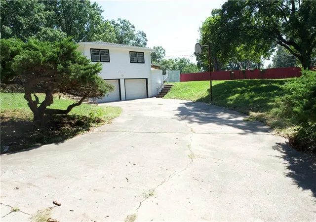 Photo 4 of Single family home for sale at 7401 Greeley Ave, Kansas City, KS 66109 | MLS# 2642553 | Listing updated on 2026-09-18