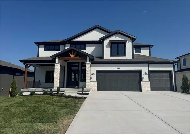 Photo 2 of Single family home for sale at 18613 Mohawk Ln, Stilwell, KS 66085 | MLS# 2642564 | Listing updated on 2026-09-17