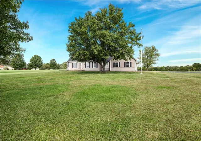 Photo 4 of Single family home for sale at 2000 E 195th Street, Belton, MO 64012 | MLS# 2642566 | Listing updated on 2026-10-01