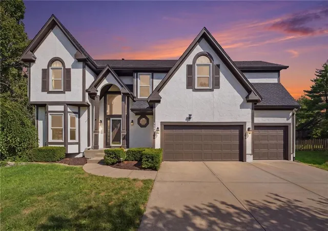 Single family home for sale at 7903 W 129th Terrace, Overland Park, KS 66213 | MLS# 2642572