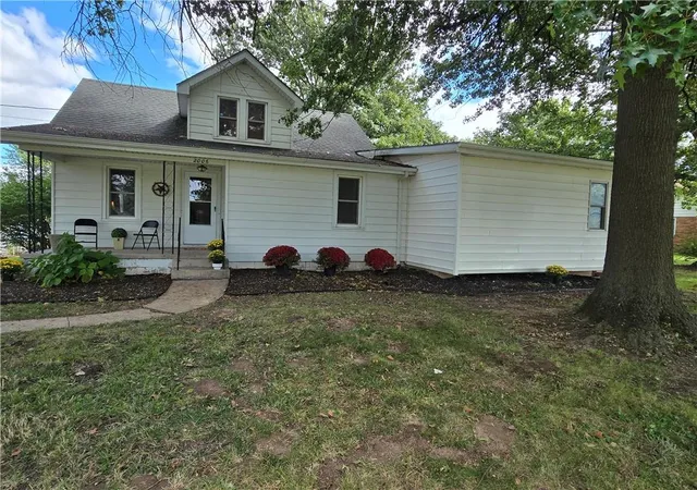 Photo 1 of Single family home for sale at 2006 Eastridge Dr, Excelsior Springs, MO 64024 | MLS# 2642573 | Listing updated on 2026-10-08