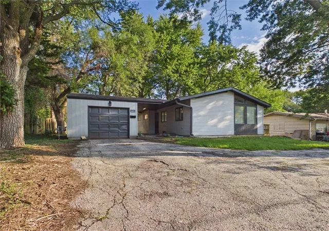 Photo 2 of Single family home for sale at 12206 E 47th Street S, Independence, MO 64055 | MLS# 2642577 | Listing updated on 2026-10-02