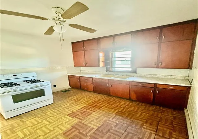Photo 3 of Single family home for sale at 3115 North 10th St, Saint Joseph, MO 64505 | MLS# 2642595 | Listing updated on 2026-09-18
