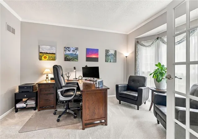 Photo 4 of Sale Pending at 15511 Beverly St, Overland Park, KS 66223 | MLS# 2642598 | Listing updated on 2026-09-29