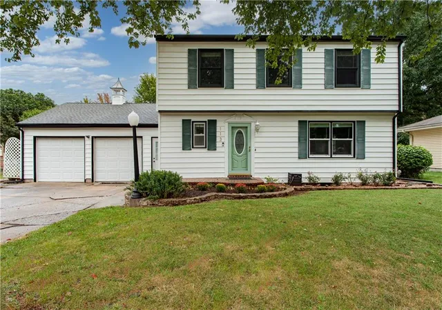 Photo 1 of Single family home for sale at 113 Claremont St, Lees Summit, MO 64063 | MLS# 2642601 | Listing updated on 2026-09-24