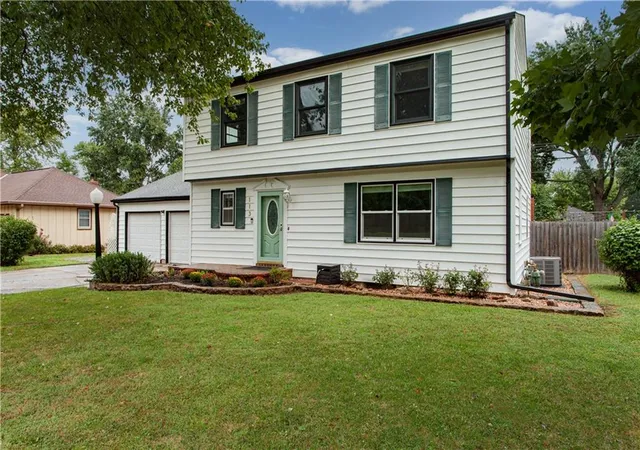 Photo 2 of Single family home for sale at 113 Claremont St, Lees Summit, MO 64063 | MLS# 2642601 | Listing updated on 2026-09-24