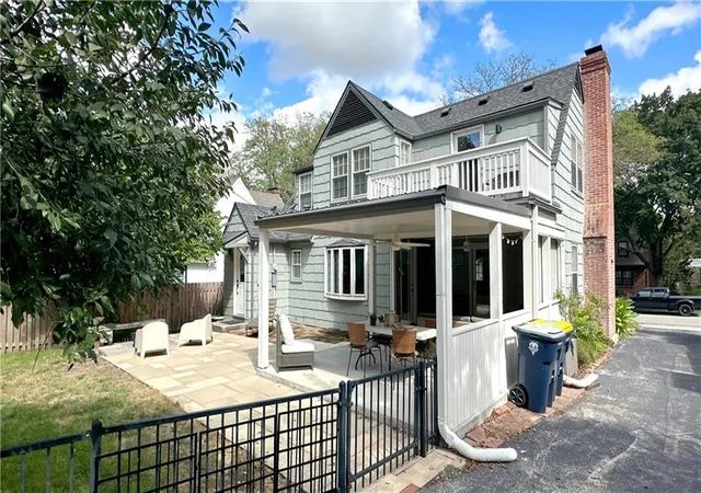 Photo 2 of Sale Pending at 6848 Locust St, Kansas City, MO 64131 | MLS# 2642603 | Listing updated on 2026-09-27