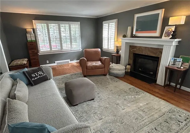 Photo 4 of Sale Pending at 6848 Locust St, Kansas City, MO 64131 | MLS# 2642603 | Listing updated on 2026-09-27
