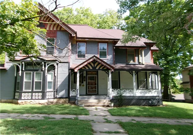 Photo 2 of Sale Pending at 526 N 5 Street, Atchison, KS 66002 | MLS# 2642607 | Listing updated on 2026-10-02