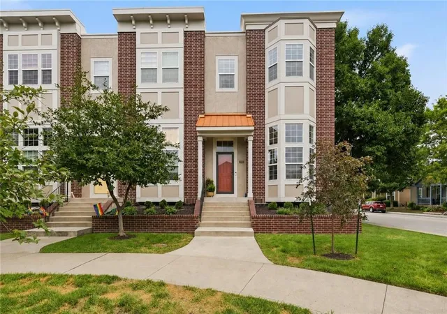 Photo 1 of Townhouse for sale at 2901 Gentry Park Pkwy, Kansas City, MO 64116 | MLS# 2642609 | Listing updated on 2026-10-06