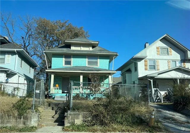 Photo 2 of Single family home for sale at 2008 E 36th Street, Kansas City, MO 64109 | MLS# 2642611 | Listing updated on 2026-09-17