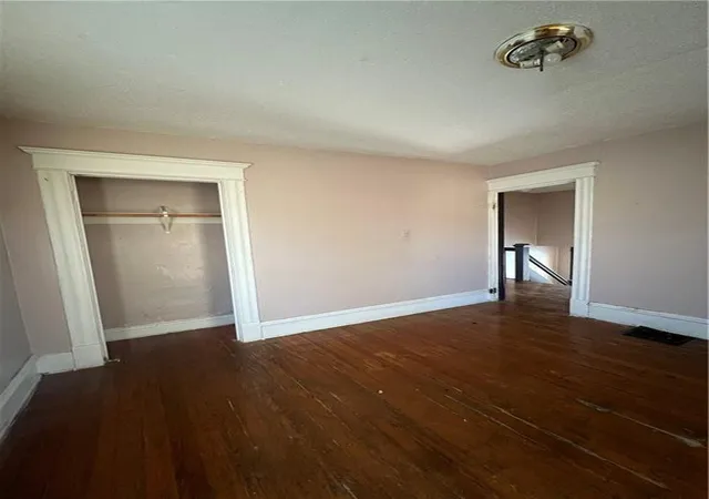 Photo 4 of Single family home for sale at 2008 E 36th Street, Kansas City, MO 64109 | MLS# 2642611 | Listing updated on 2026-09-17