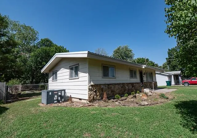 Photo 2 of Single family home for sale at 1317 S 14th Street, Parsons, KS 67357 | MLS# 2642616 | Listing updated on 2026-09-18