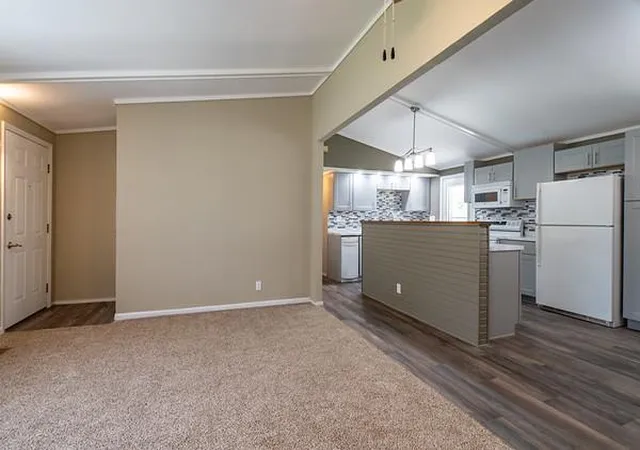 Photo 4 of Single family home for sale at 1317 S 14th Street, Parsons, KS 67357 | MLS# 2642616 | Listing updated on 2026-09-18