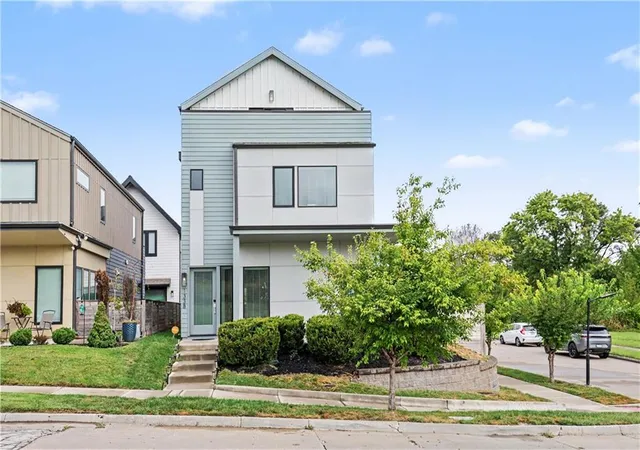 Photo 1 of Sale Pending at 1338 E 23rd Street, Kansas City, MO 64108 | MLS# 2642624 | Listing updated on 2026-09-24