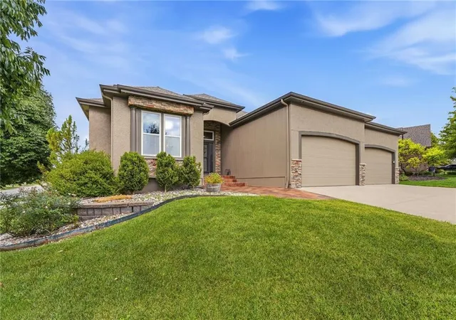 Photo 2 of Sale Pending at 16590 S Kaw St, Olathe, KS 66062 | MLS# 2642627 | Listing updated on 2026-10-13