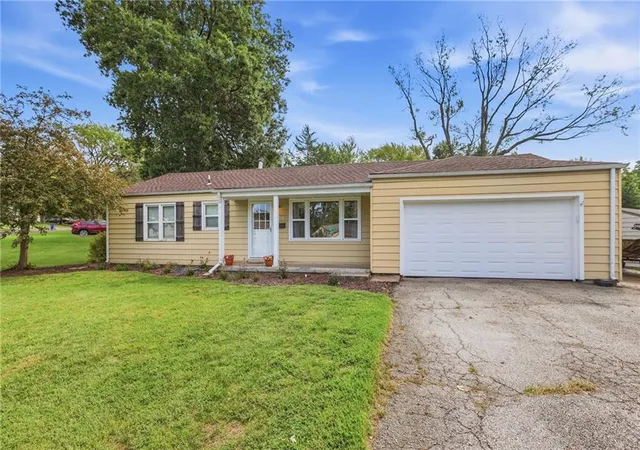 Photo 2 of Single family home for sale at 8519 W 69th Terrace, Overland Park, KS 66204 | MLS# 2642632 | Listing updated on 2026-09-26