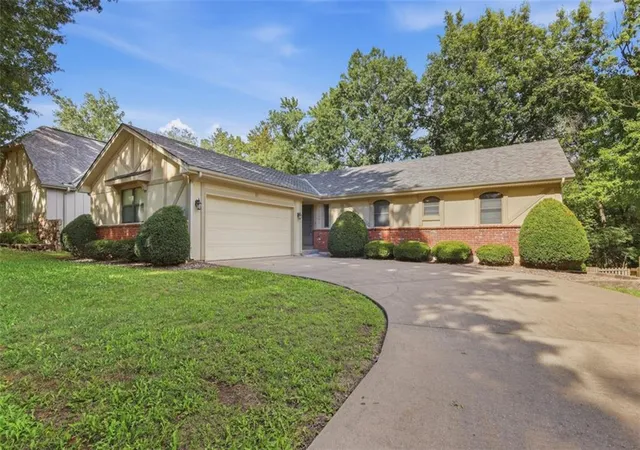 Photo 1 of Sale Pending at 11901 Harrison Dr, Kansas City, MO 64146 | MLS# 2642633 | Listing updated on 2026-09-28