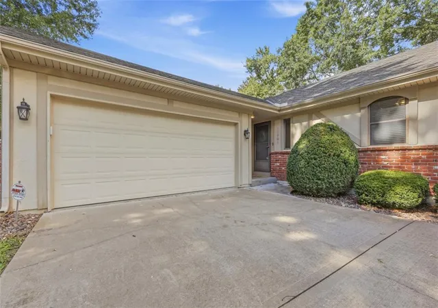 Photo 2 of Sale Pending at 11901 Harrison Dr, Kansas City, MO 64146 | MLS# 2642633 | Listing updated on 2026-09-28