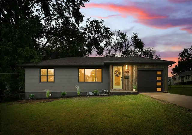Photo 3 of Single family home for sale at 2214 Ne 37th Terrace, Kansas City, MO 64116 | MLS# 2642635 | Listing updated on 2026-09-18