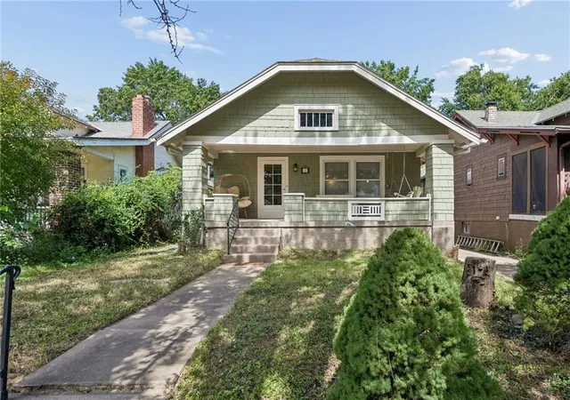 Photo 1 of Single family home for sale at 14 W 74 Street, Kansas City, MO 64114 | MLS# 2642637 | Listing updated on 2026-10-07