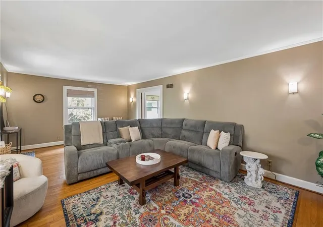Photo 4 of Single family home for sale at 14 W 74 Street, Kansas City, MO 64114 | MLS# 2642637 | Listing updated on 2026-10-07