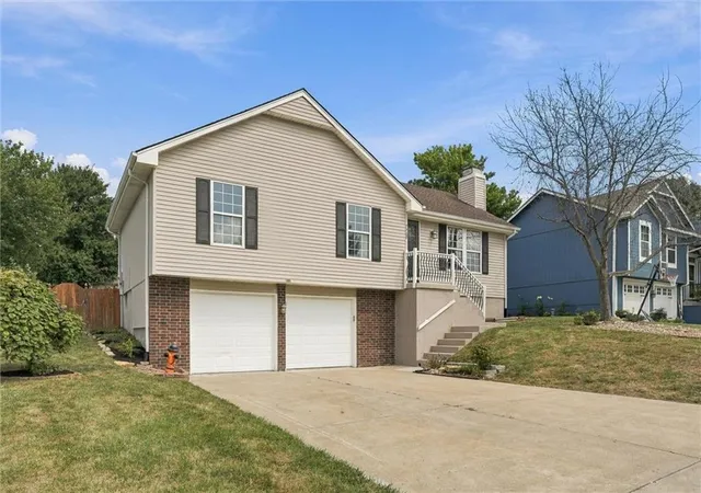 Photo 3 of Single family home for sale at 2208 Se 6th Street, Lees Summit, MO 64063 | MLS# 2642638 | Listing updated on 2026-10-07