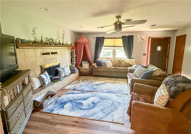 Photo 3 of Single family home for sale at 119 Canary Ln, Iola, KS 66749 | MLS# 2642650 | Listing updated on 2026-09-30