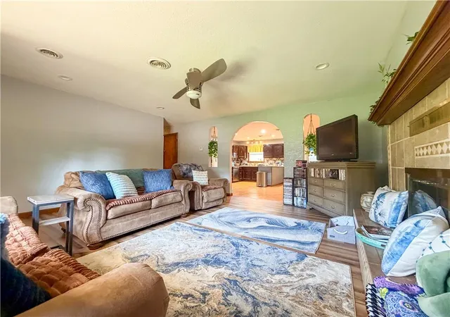 Photo 4 of Single family home for sale at 119 Canary Ln, Iola, KS 66749 | MLS# 2642650 | Listing updated on 2026-09-30