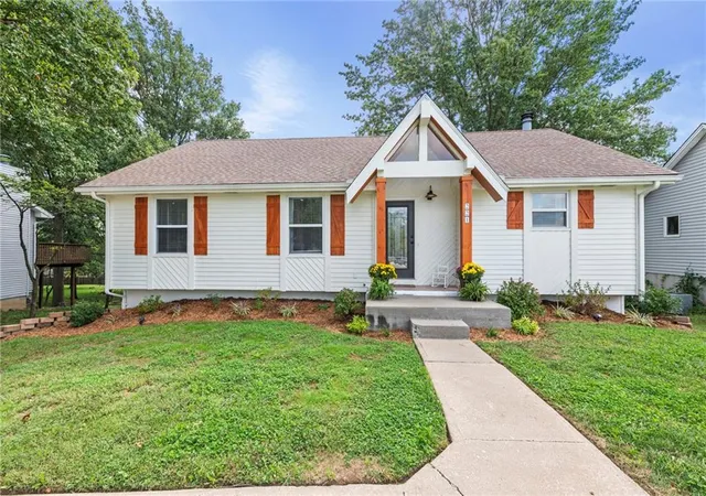 Photo 1 of Single family home for sale at 221 O'rourke Dr, Platte City, MO 64079 | MLS# 2642652 | Listing updated on 2026-10-01