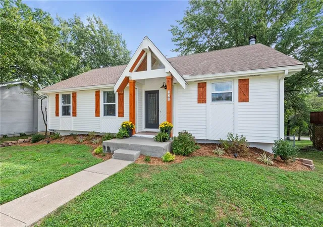 Photo 2 of Single family home for sale at 221 O'rourke Dr, Platte City, MO 64079 | MLS# 2642652 | Listing updated on 2026-10-01