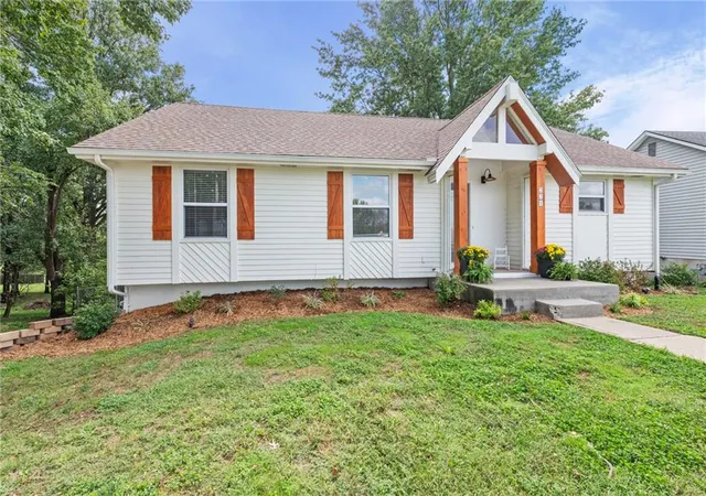 Photo 3 of Single family home for sale at 221 O'rourke Dr, Platte City, MO 64079 | MLS# 2642652 | Listing updated on 2026-10-01