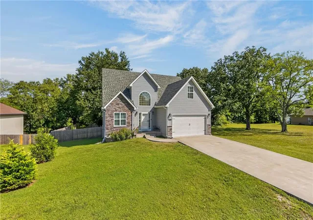 Photo 3 of Single family home for sale at 7 Se 230 Road, Warrensburg, MO 64093 | MLS# 2642658 | Listing updated on 2026-09-25